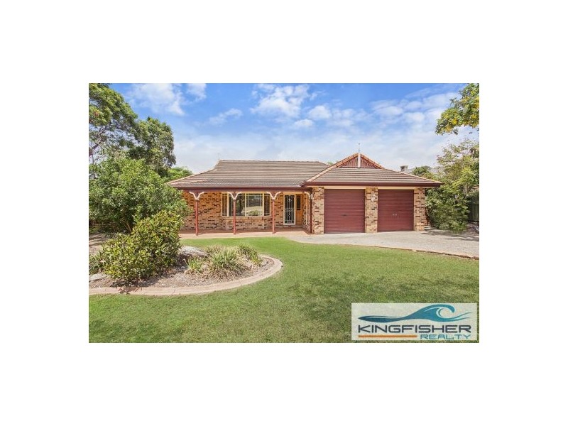 33 Beaconsfield Drive, Burleigh Waters QLD 4220