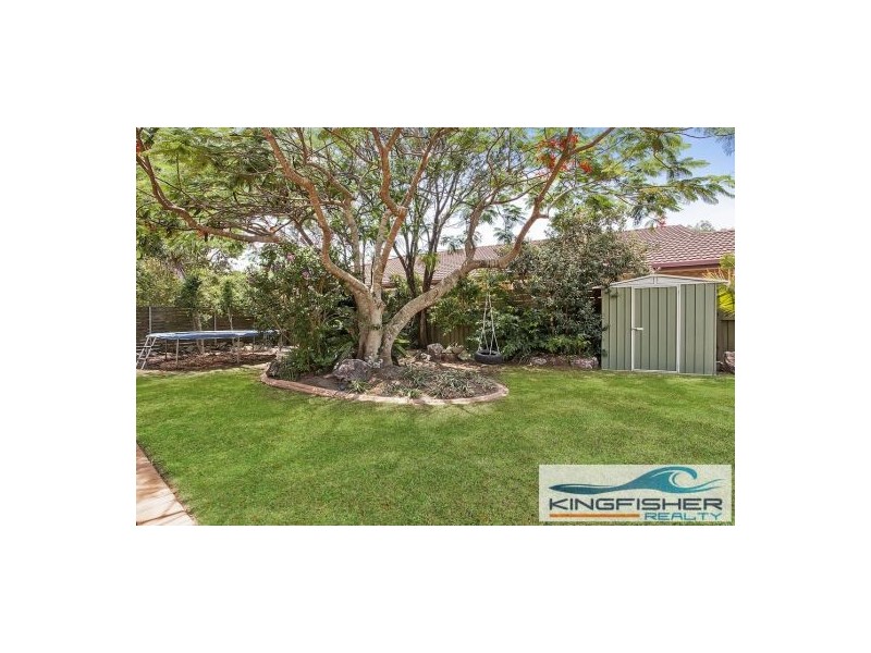 33 Beaconsfield Drive, Burleigh Waters QLD 4220