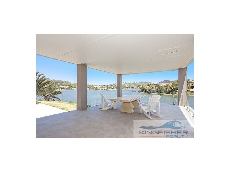 15 St Helens Court, Burleigh Waters QLD 4220