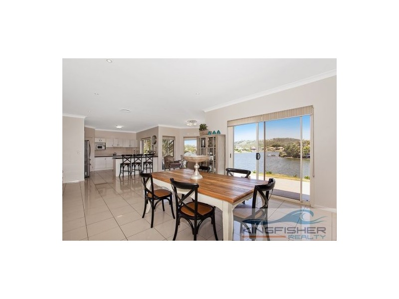 15 St Helens Court, Burleigh Waters QLD 4220