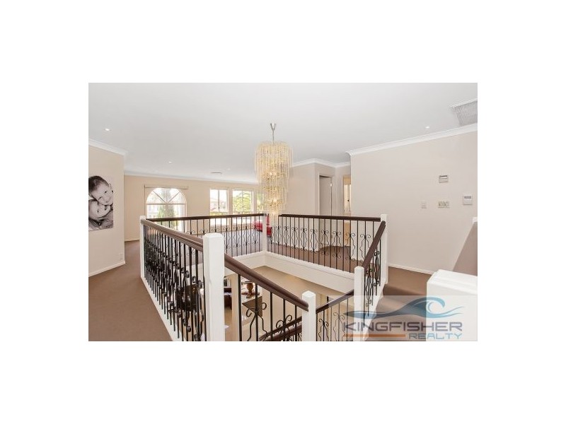 15 St Helens Court, Burleigh Waters QLD 4220