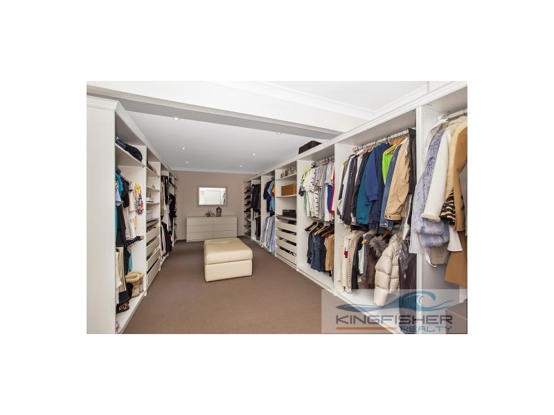 15 St Helens Court, Burleigh Waters QLD 4220