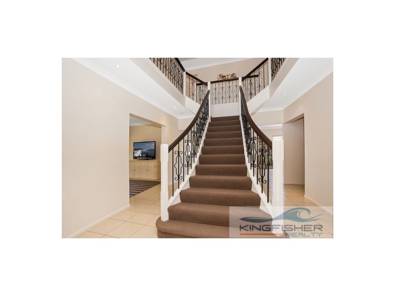 15 St Helens Court, Burleigh Waters QLD 4220