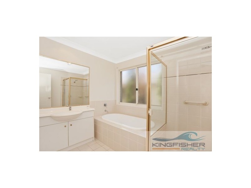 15 St Helens Court, Burleigh Waters QLD 4220