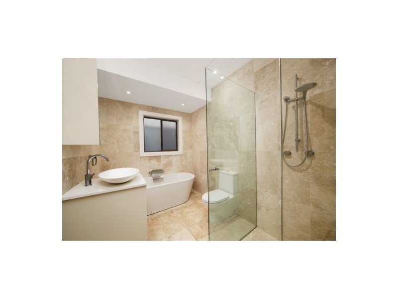 12 Undercliff Road, Freshwater NSW 2096