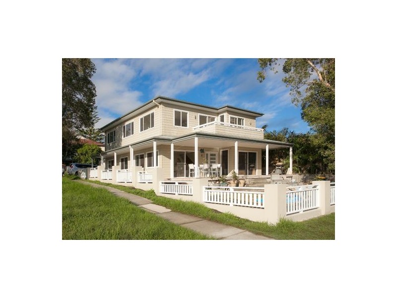 2 Stirgess Ave, Curl Curl NSW 2096