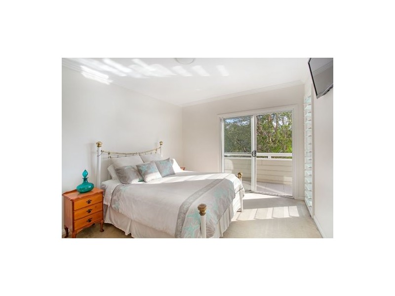 2 Stirgess Ave, Curl Curl NSW 2096