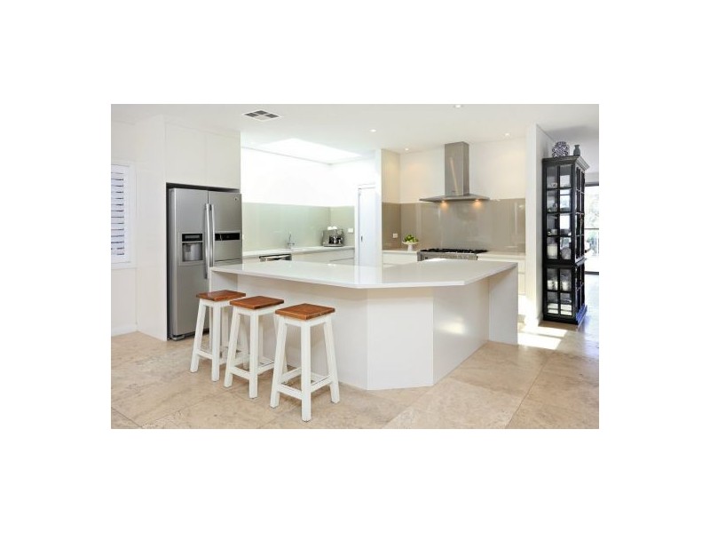 16 Playfair Road, North Curl Curl NSW 2099