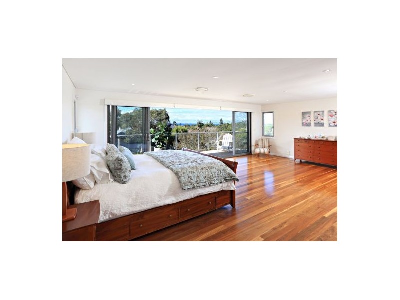 16 Playfair Road, North Curl Curl NSW 2099