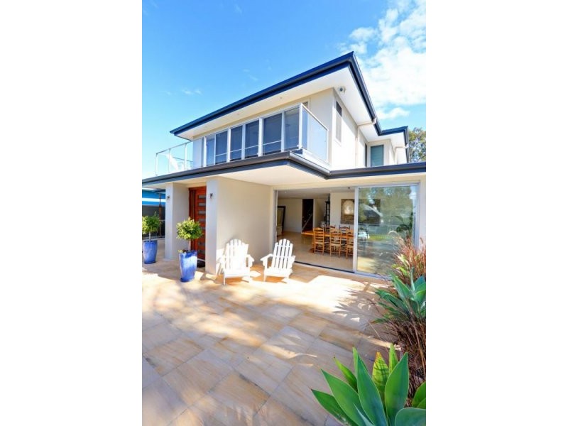 16 Playfair Road, North Curl Curl NSW 2099