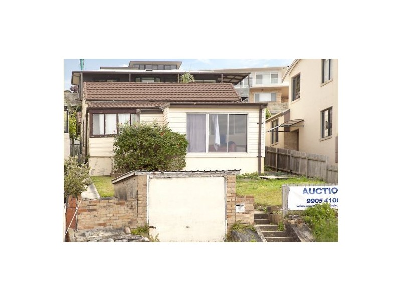 23 Carrington Parade, Freshwater NSW 2096