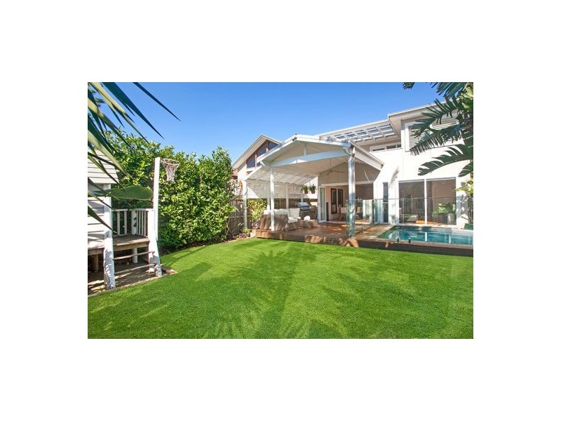 25 Griffin Road, North Curl Curl NSW 2099