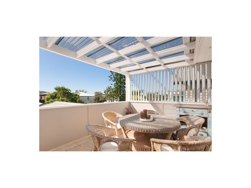 25 Griffin Road, North Curl Curl NSW 2099