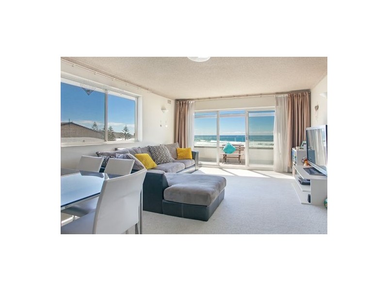 5/64 Carrington Parade, Curl Curl NSW 2096