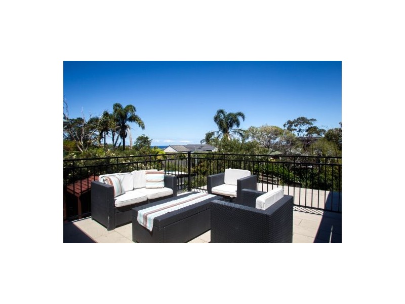 211A Headland Road, North Curl Curl NSW 2099