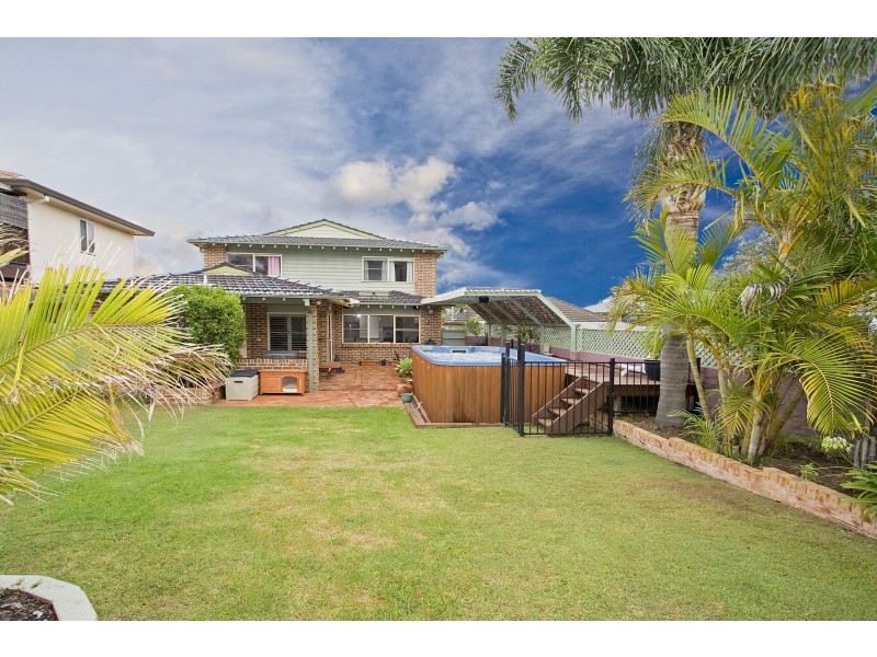 18 Jocelyn Street, North Curl Curl NSW 2099