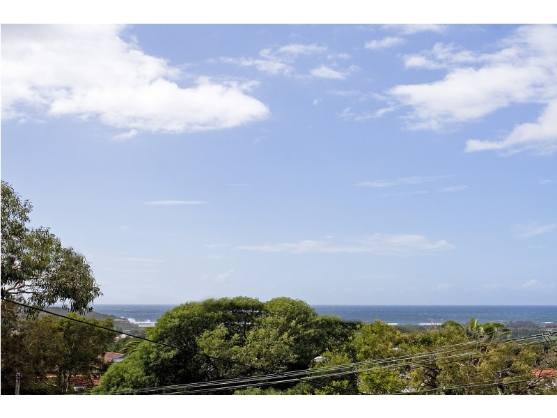 18 Jocelyn Street, North Curl Curl NSW 2099