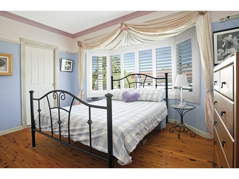 2 Adams Street, Curl Curl NSW 2096