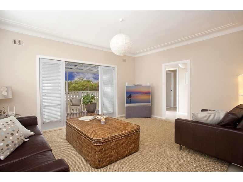 80 Carrington Parade, Curl Curl NSW 2096