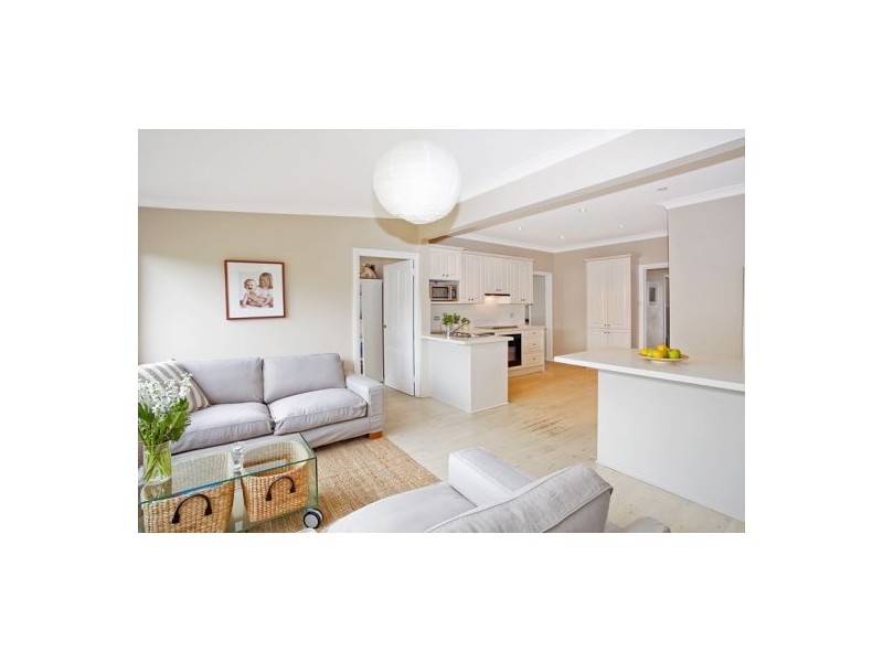 80 Carrington Parade, Curl Curl NSW 2096