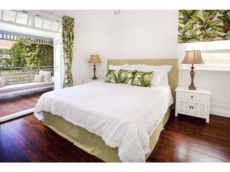 11A Ocean View Road, Freshwater NSW 2096