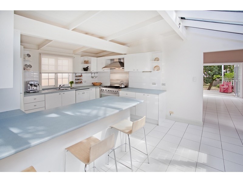 11A Ocean View Road, Freshwater NSW 2096