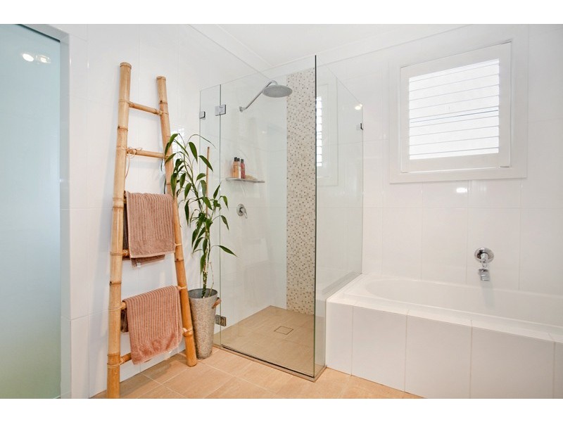 70 Soldiers Avenue, Freshwater NSW 2096