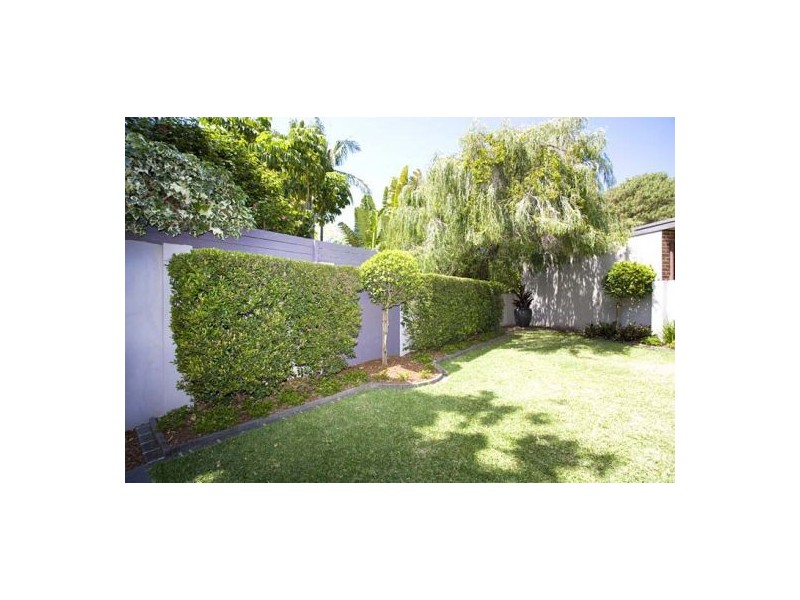 2 Waratah Street, Freshwater NSW 2096