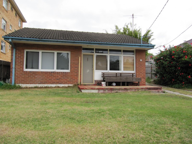 11 Kooloora Avenue, Freshwater NSW 2096