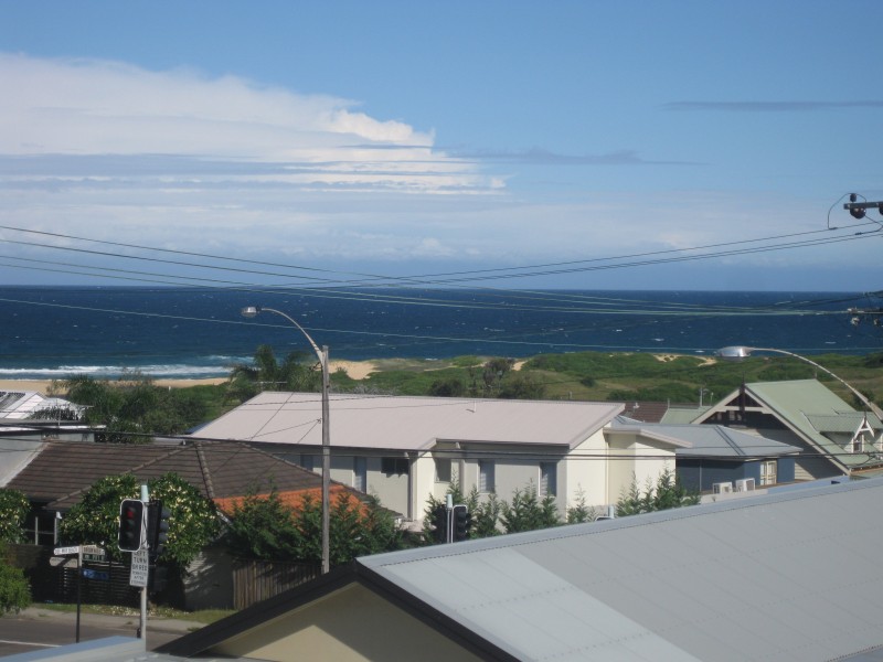 32 Griffin Road,, North Curl Curl NSW 2099