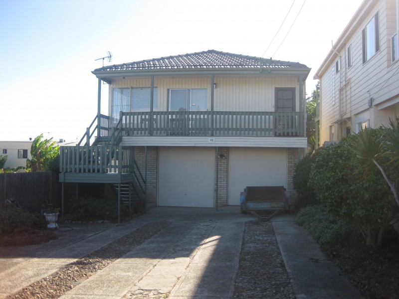 32 Griffin Road,, North Curl Curl NSW 2099