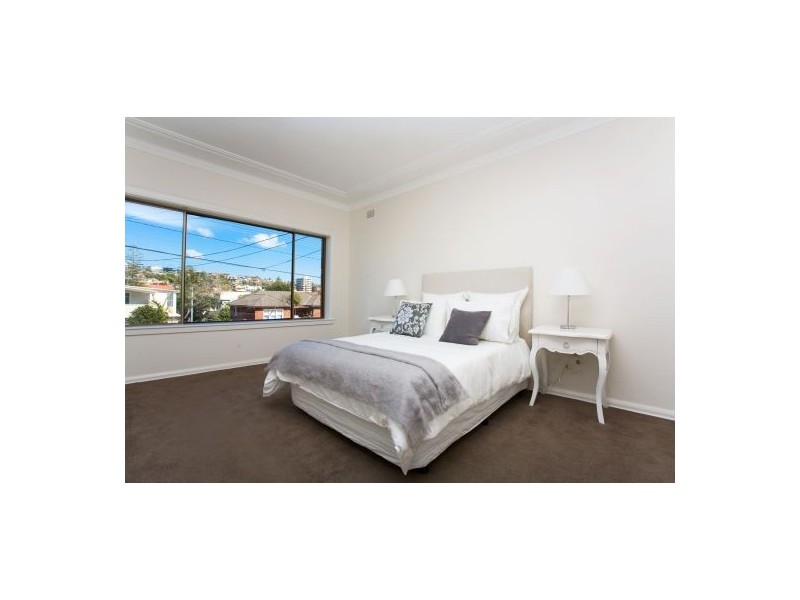 28 Ocean View Road, Freshwater NSW 2096