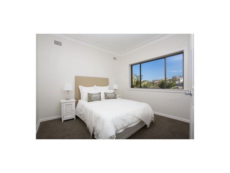 28 Ocean View Road, Freshwater NSW 2096