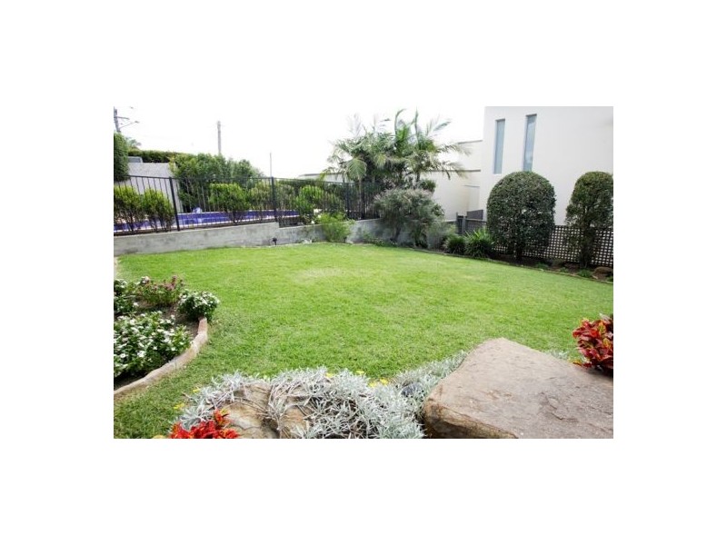 15 Gardere Avenue, Curl Curl NSW 2096