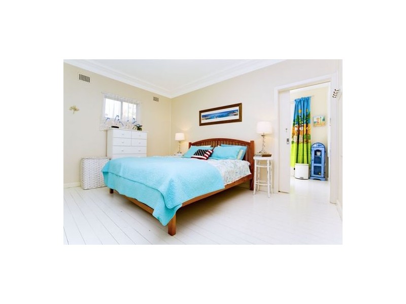 1 Graham Avenue, Freshwater NSW 2096