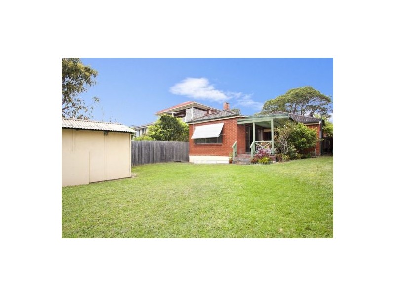 43 Surfers Parade, Freshwater NSW 2096