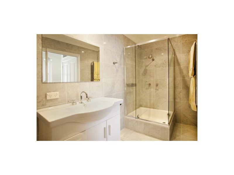 20 Wyuna Avenue, Freshwater NSW 2096