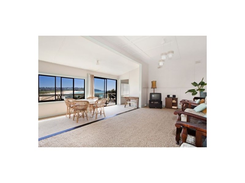 38 Carrington Parade, Curl Curl NSW 2096