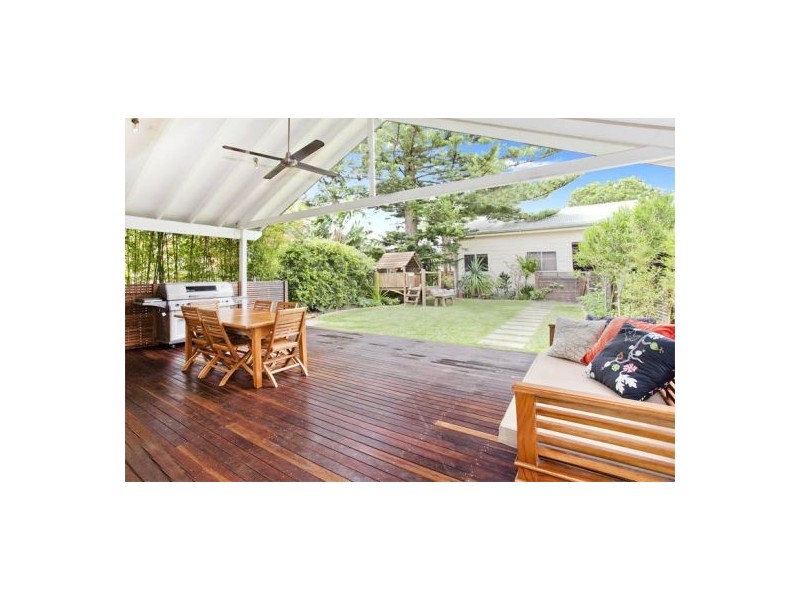 2 Coles Road, Freshwater NSW 2096