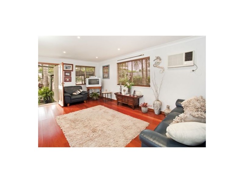 18 Seaview Parade, North Narrabeen NSW 2101