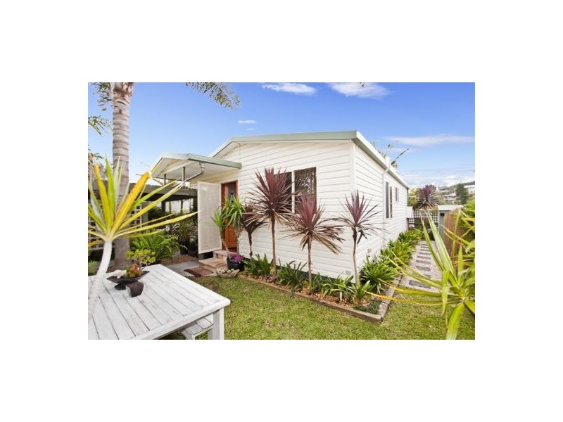 18 Seaview Parade, North Narrabeen NSW 2101