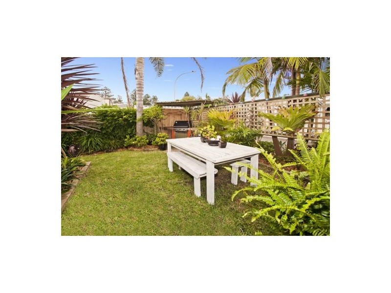 18 Seaview Parade, North Narrabeen NSW 2101