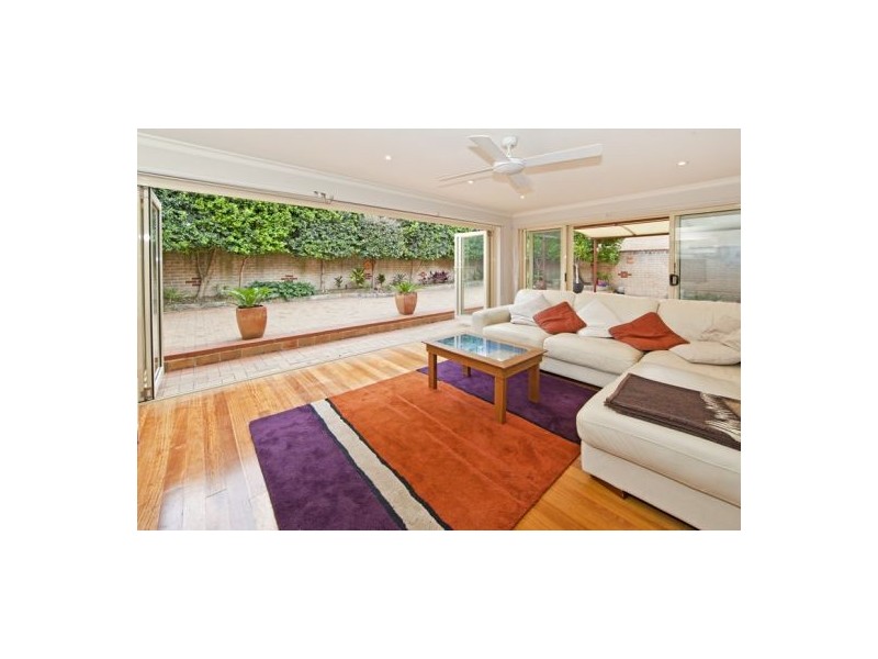 8 B Kooloora Avenue, Freshwater NSW 2096