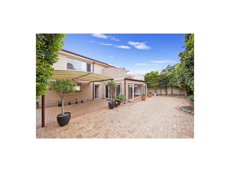 8 B Kooloora Avenue, Freshwater NSW 2096