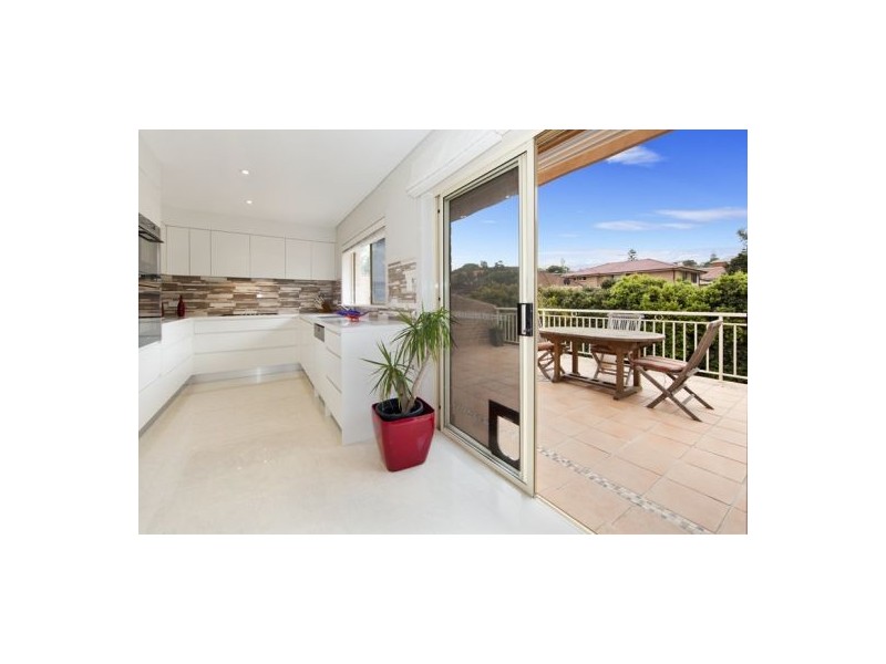 8 B Kooloora Avenue, Freshwater NSW 2096