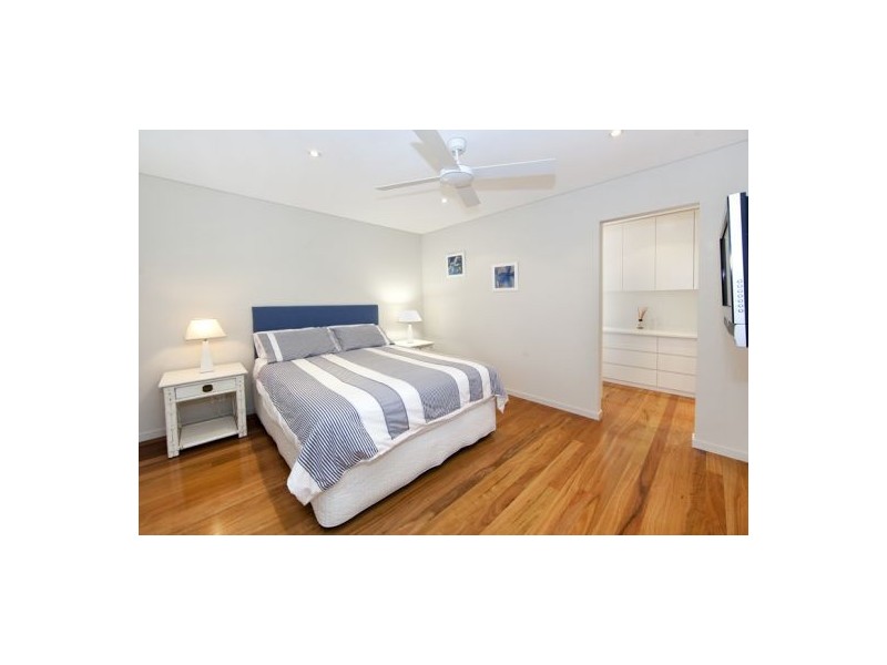 8 B Kooloora Avenue, Freshwater NSW 2096