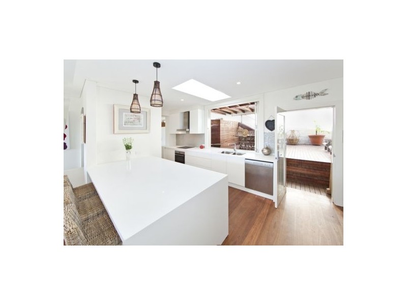 19 Undercliff Road, Freshwater NSW 2096