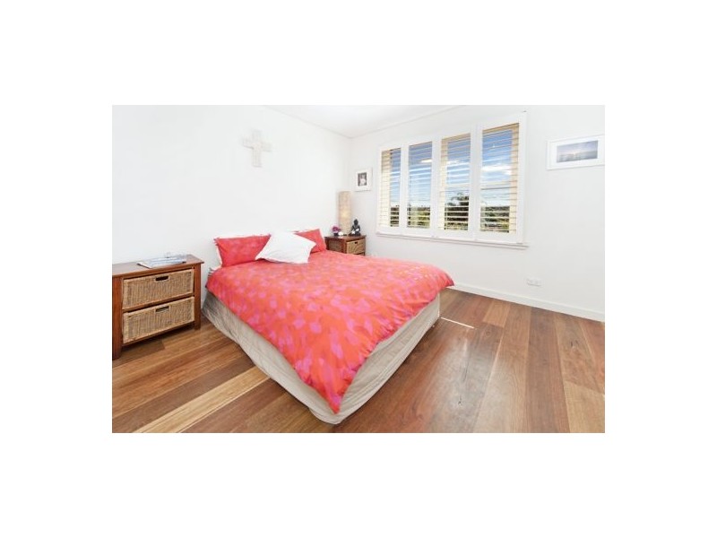 19 Undercliff Road, Freshwater NSW 2096