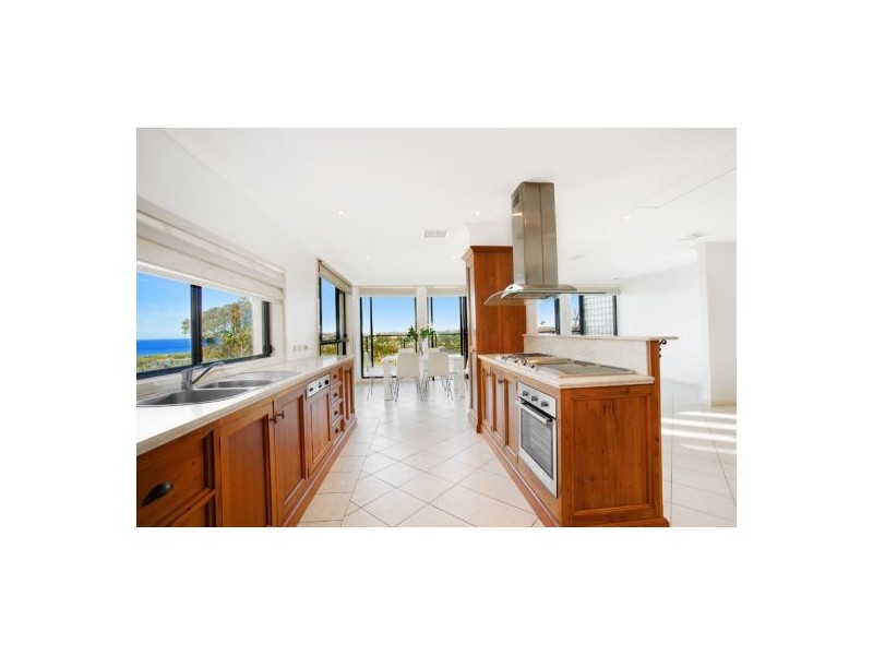 61 Quirk Street, North Curl Curl NSW 2099