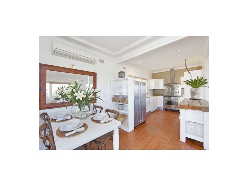 11 Ian Ave, North Curl Curl NSW 2099